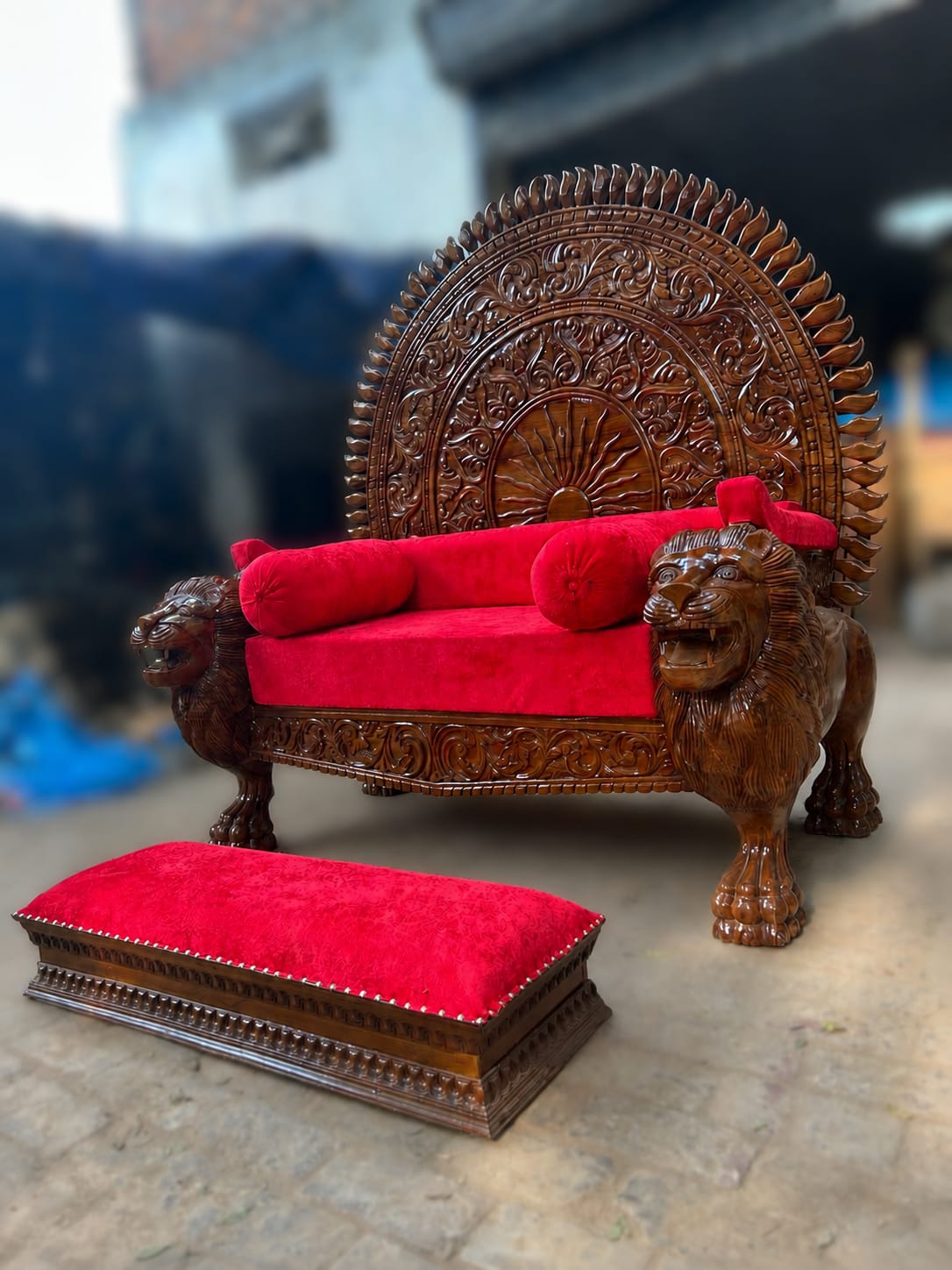 Luxury Lion Design Maharaja Singhasan for Guruji view