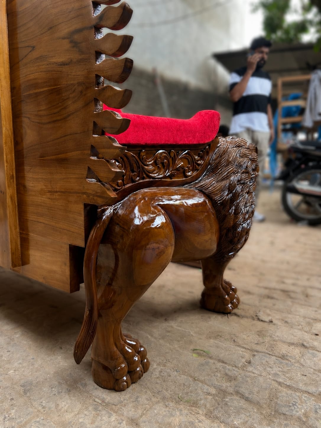 Luxury Lion Design Maharaja Singhasan for Guruji view